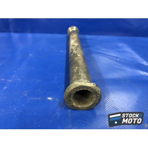 Axe de roue arriere YAMAHA...