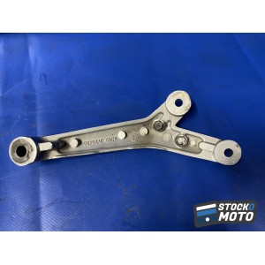 Support moteur gauche KTM 390 DUKE de 2013 à 2016.