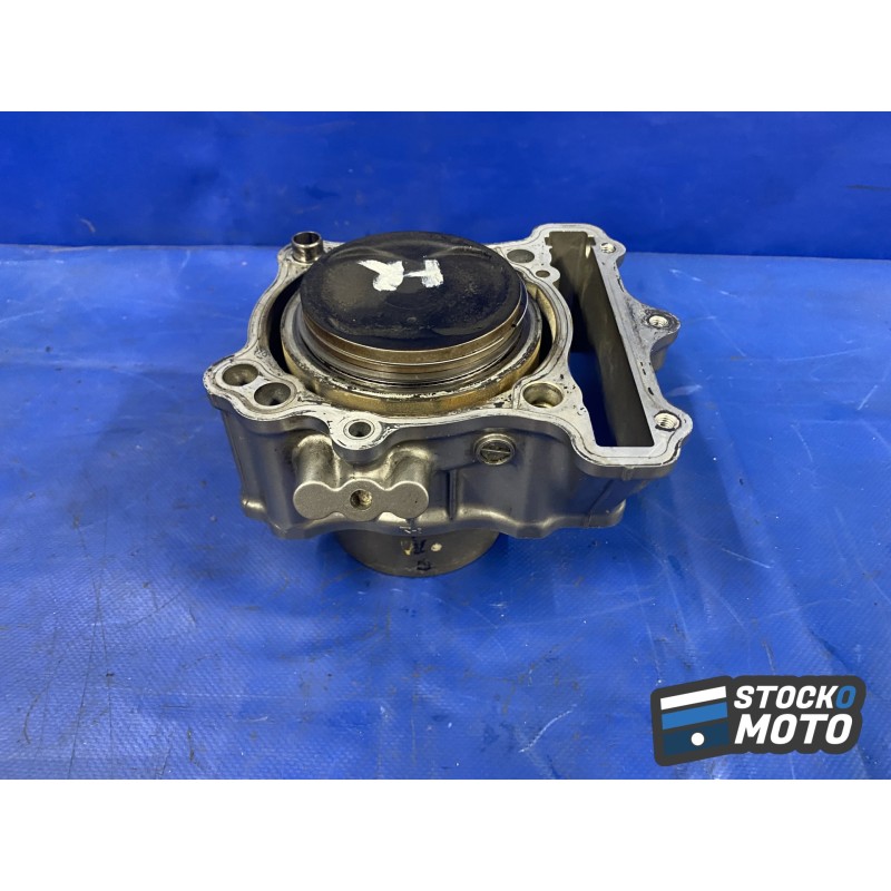 Cylindre piston arrière