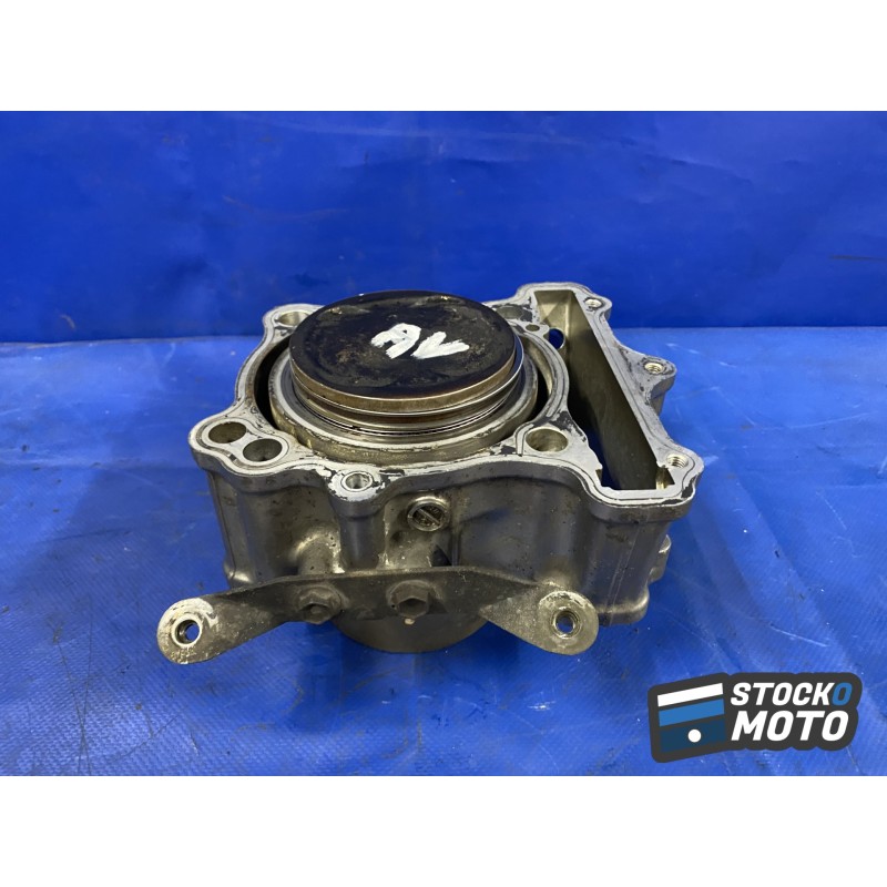 Cylindre piston avant