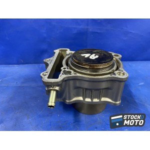 Cylindre piston avant