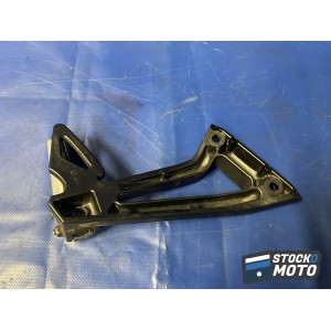 Platine repose pied passager gauche YAMAHA FZ6 600 FAZER S2 2007 à 2010.