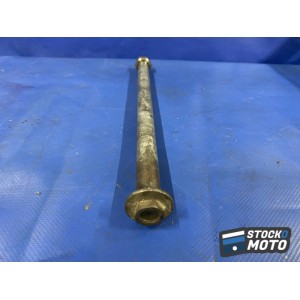 Axe de roue arriere 