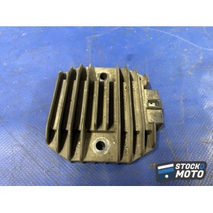 Regulateur de tension 