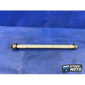Axe de roue arriere 