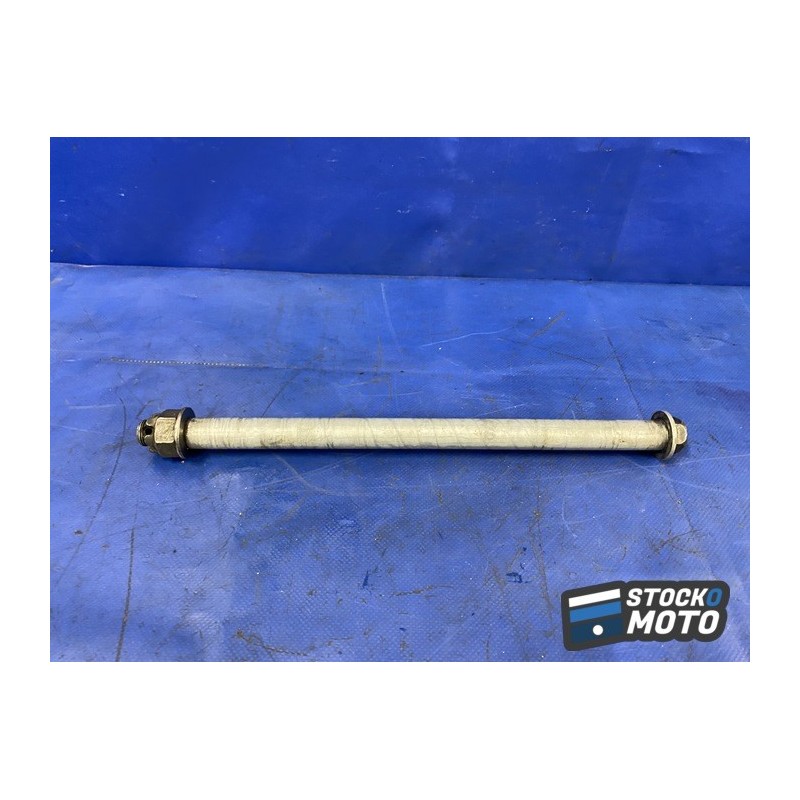 Axe de roue arriere 