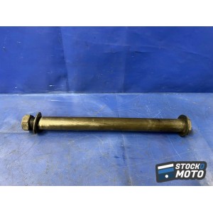 Axe de roue arriere 