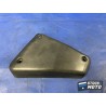 Cache rampe carburateur coté gauche 