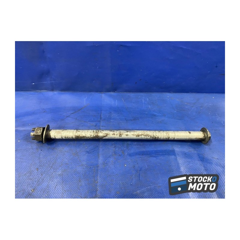 Axe de roue arriere 
