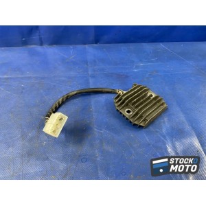 Regulateur de tension 