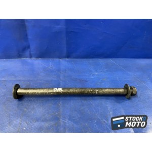 Axe de roue arriere 