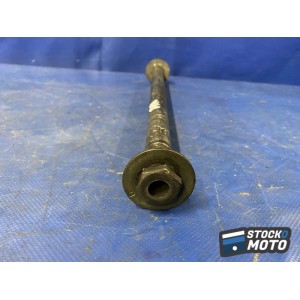 Axe de roue arriere 