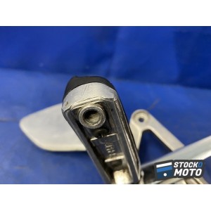 Platine repose pied droite 