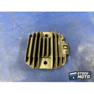 Regulateur de tension 