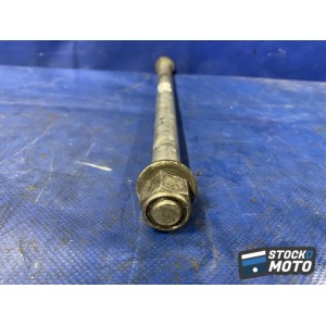 Axe de roue arriere 