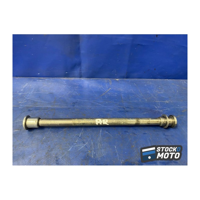 Axe de roue arriere 