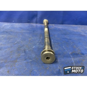 Axe de roue arriere 