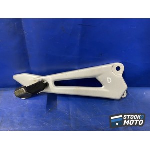 Platine repose pied passager droite 