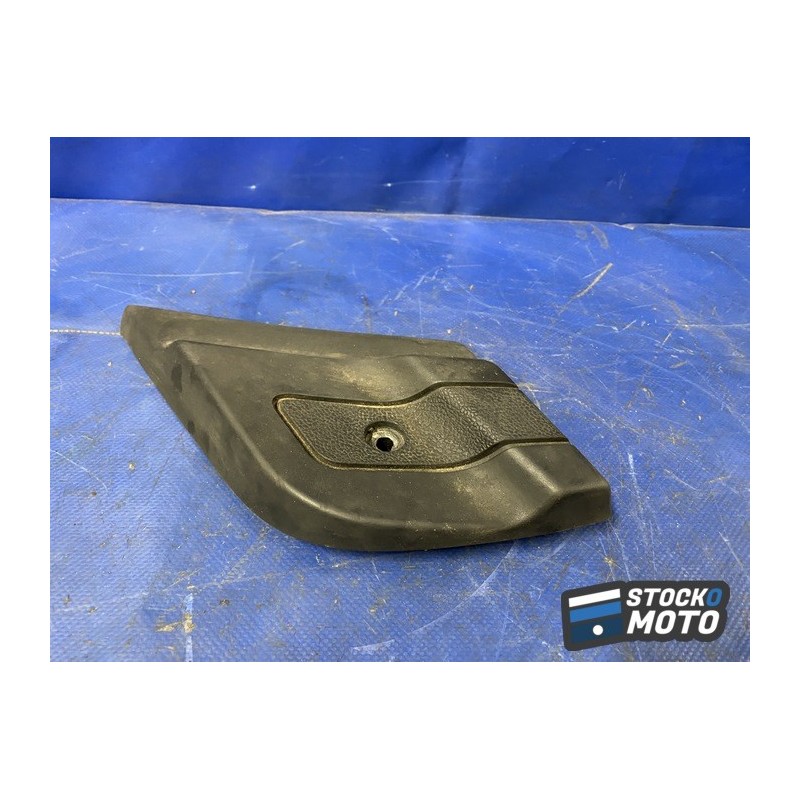 Plastique de marche pied gauche 