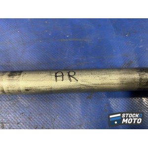 Axe de roue arriere 