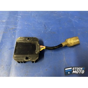 Regulateur de tension 
