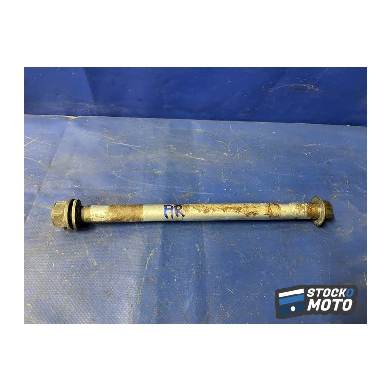 Axe de roue arriere 