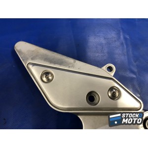 Platine repose pied droite YAMAHA FZ6 S de 2004 à 2006