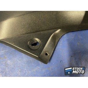 Cache plastique intérieur de tête de fourche gauche 