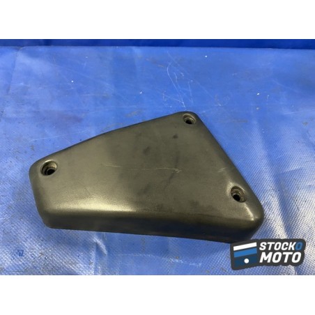 Cache rampe de carburateur droit 