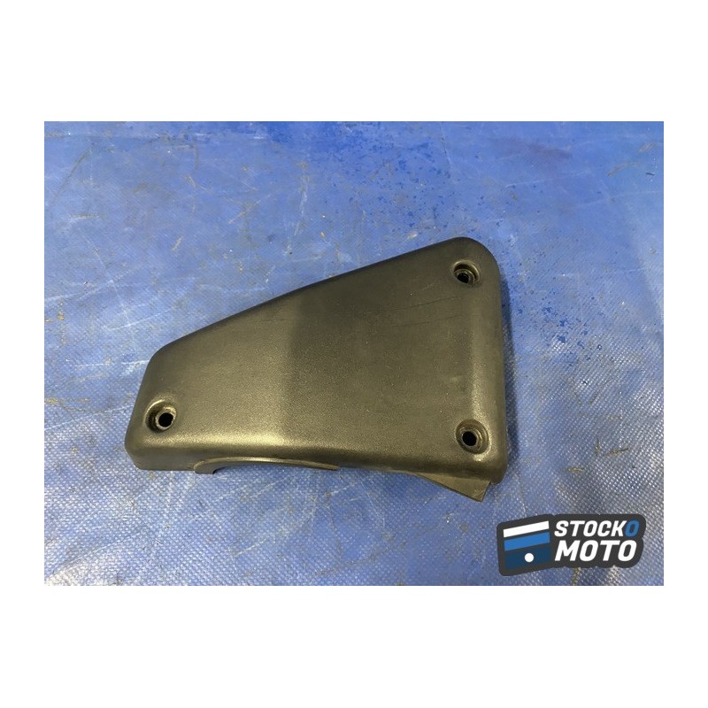 Cache rampe de carburateur gauche 