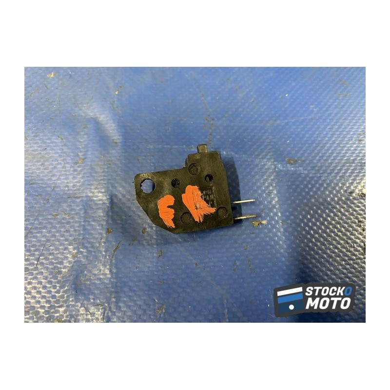 Contacteur de frein avant 