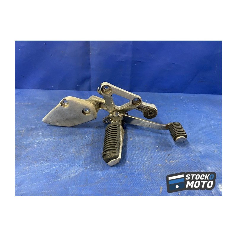 Platine repose pied droite 