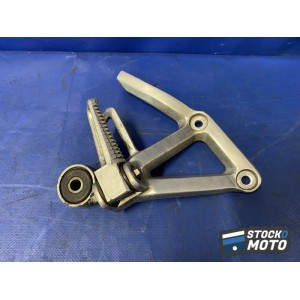 Platine repose pied passager droite 