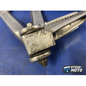 Platine repose pied passager gauche 