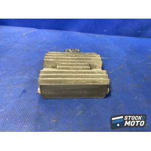 Regulateur de tension 