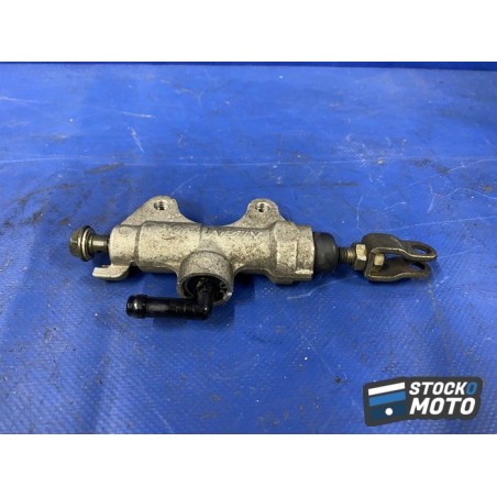 Maitre cylindre de frein arriere 