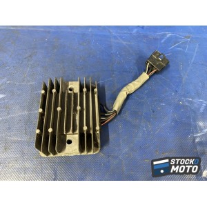 Regulateur de tension 