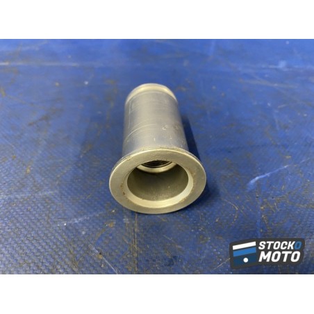 Ecrou axe de roue avant 