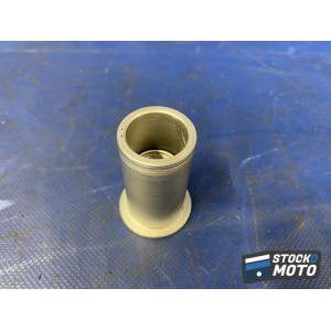 Ecrou axe de roue avant 