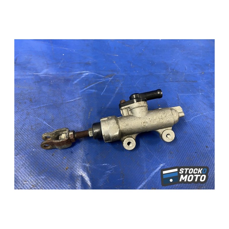 Maitre cylindre de frein arriere 