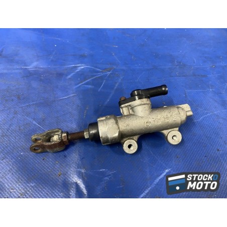 Maitre cylindre de frein arriere 