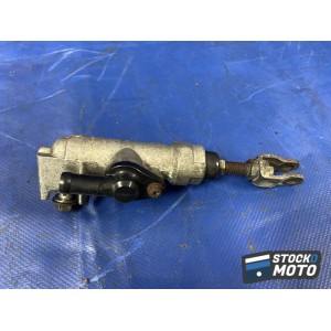 Maitre cylindre de frein arriere 