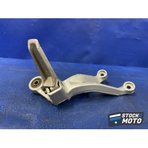 Platine repose pied passager droite 