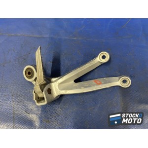 Platine repose pied passager droite 