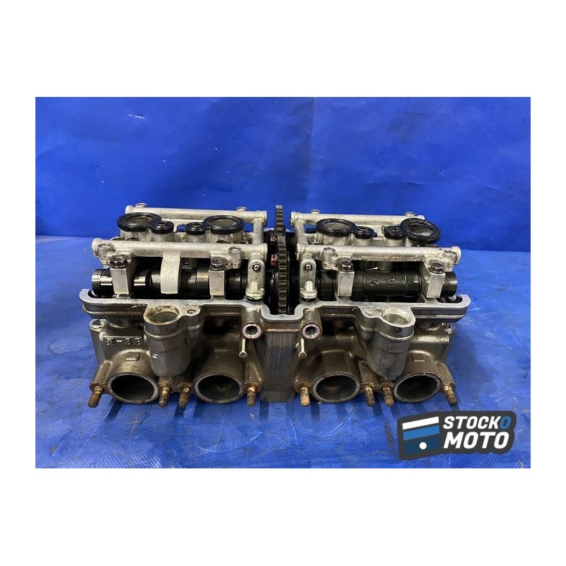 Culasse avec arbre a came 