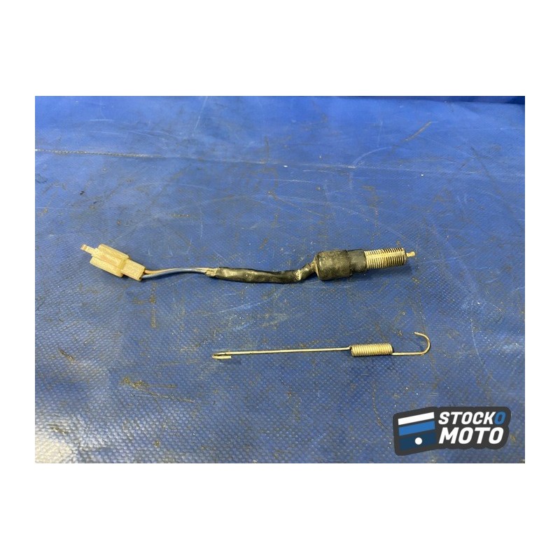 Contacteur de feux stop arrière 