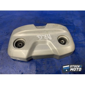 Plastique gauche sur cache culbuteur arriere 