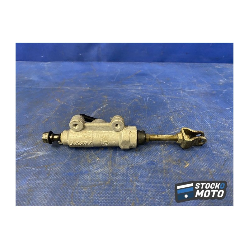 Maitre cylindre de frein arriere 