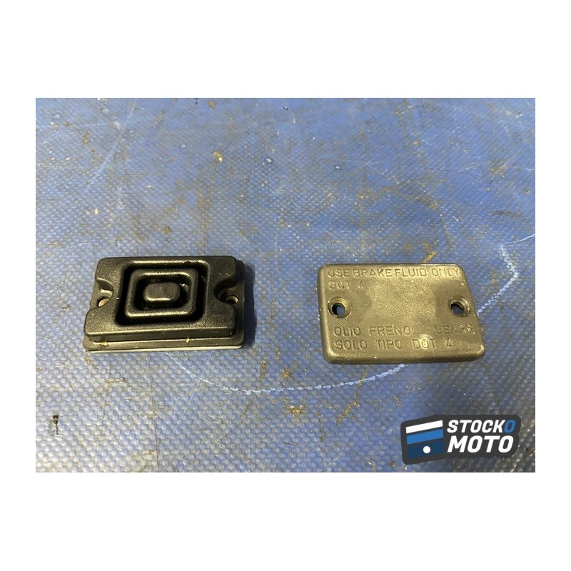 Couvercle de maitre cylindre de frein avant 