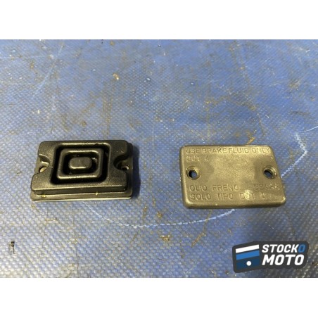 Couvercle de maitre cylindre de frein avant 